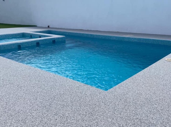 Steinteppich Pool grau